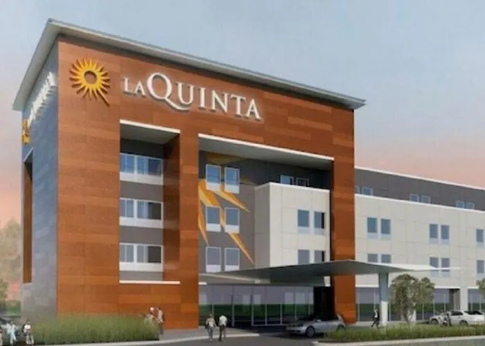 La Quinta & By Wyndham Copper Sky Maricopa