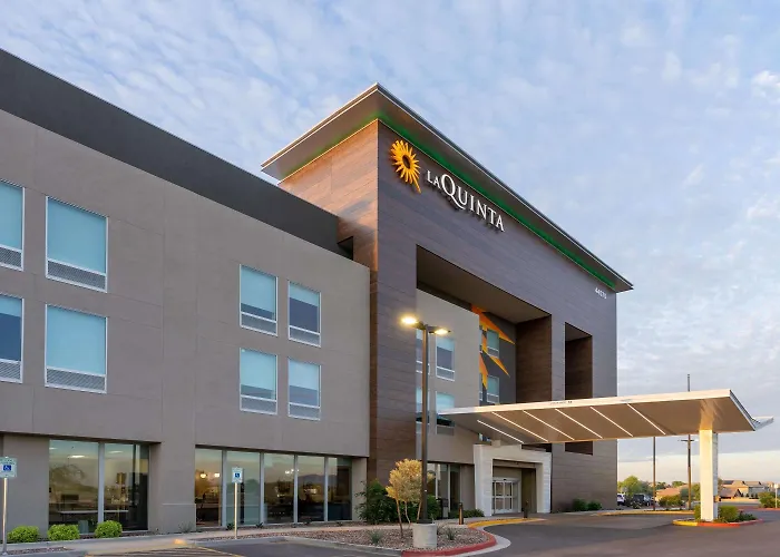 La Quinta & By Wyndham Copper Sky Maricopa