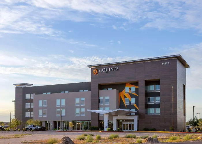La Quinta & By Wyndham Copper Sky