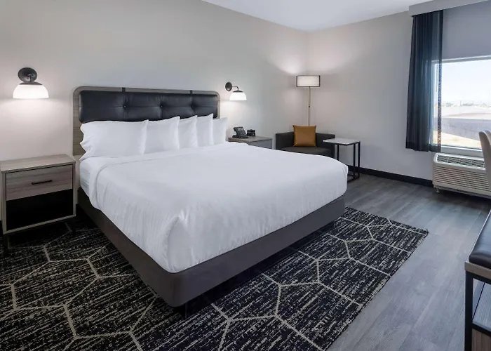 Hotel La Quinta & By Wyndham Copper Sky Maricopa